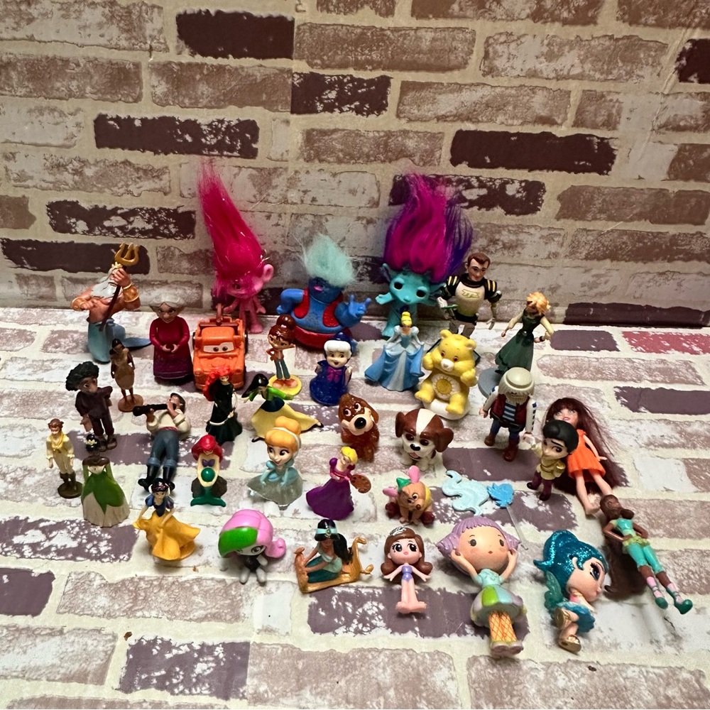 Disney Cake Toppers Lot  Colorful Action Figure Playset